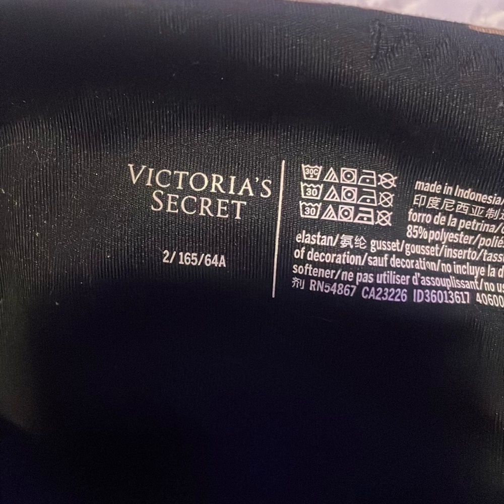 Victoria’s Secret cheetah print leggings size small - Picture 2 of 5